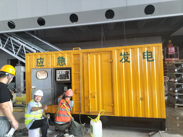 阿合奇怎样判断空气滤清器是否需要更换？